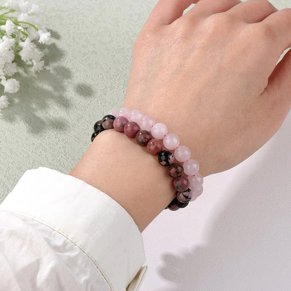 Rhodonite et Quartz Rose : Le Duo Puissant pour Guérir le Cœur et Apaiser les Émotions