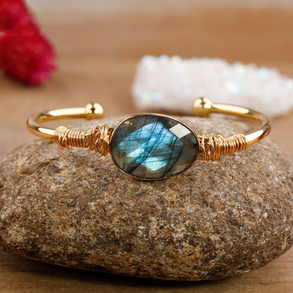 Labradorite, gardienne de protection, d’intuition et de transformation