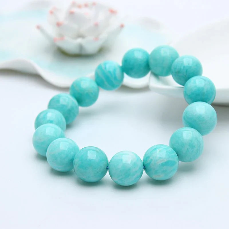 Amazonite : La Pierre Douceur pour un Apaisement Profond du Corps et de l’Esprit