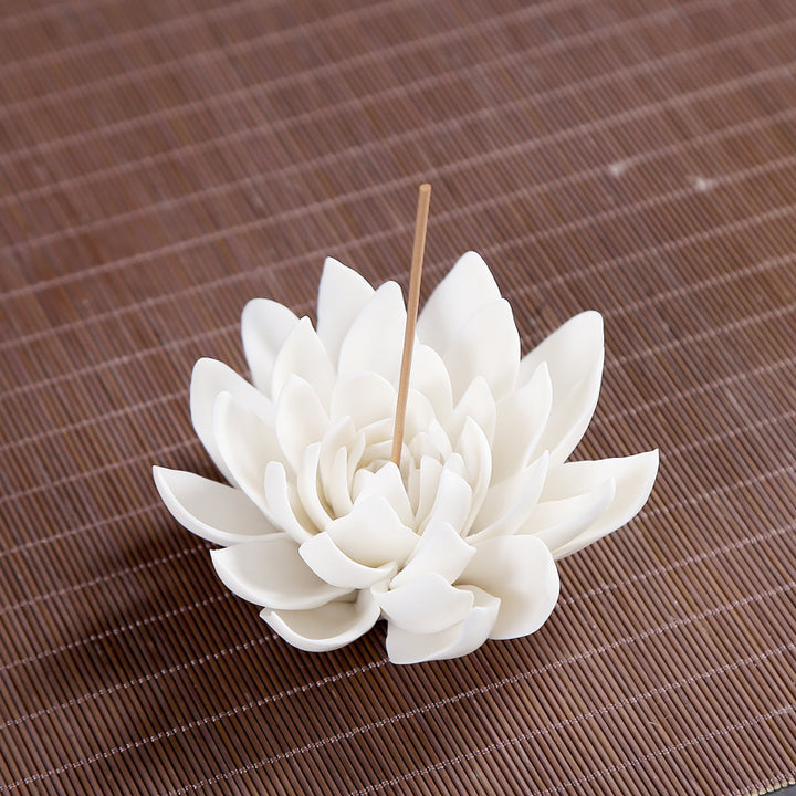Brûleur d’Encens Lotus en Porcelaine Blanche