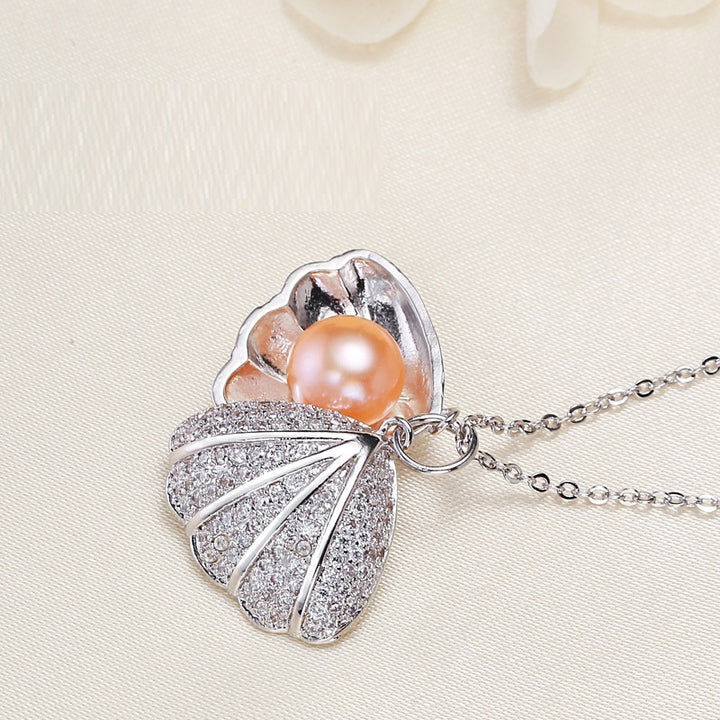 Gold Shell Pendant Freshwater Pearl Necklace