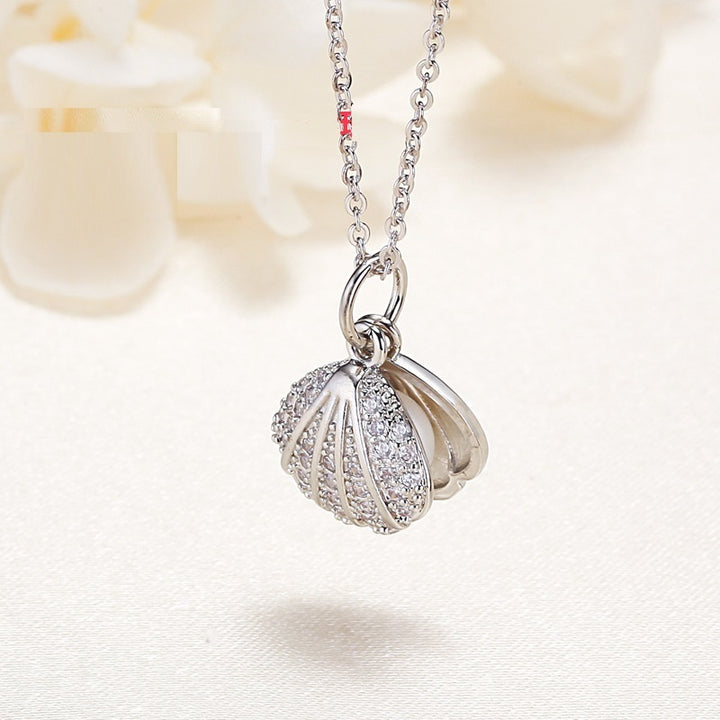 Gold Shell Pendant Freshwater Pearl Necklace