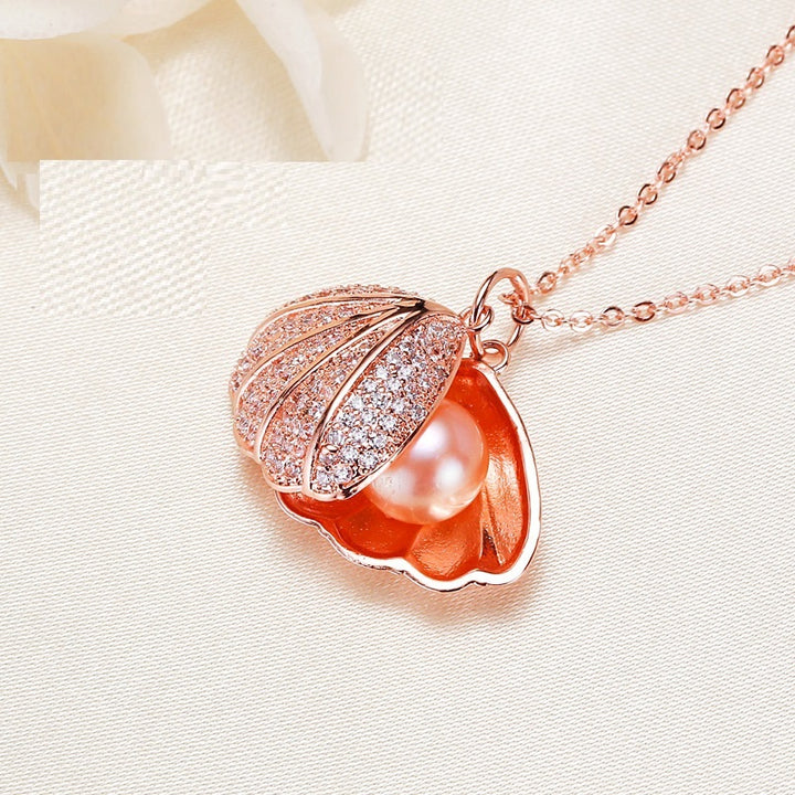 Gold Shell Pendant Freshwater Pearl Necklace