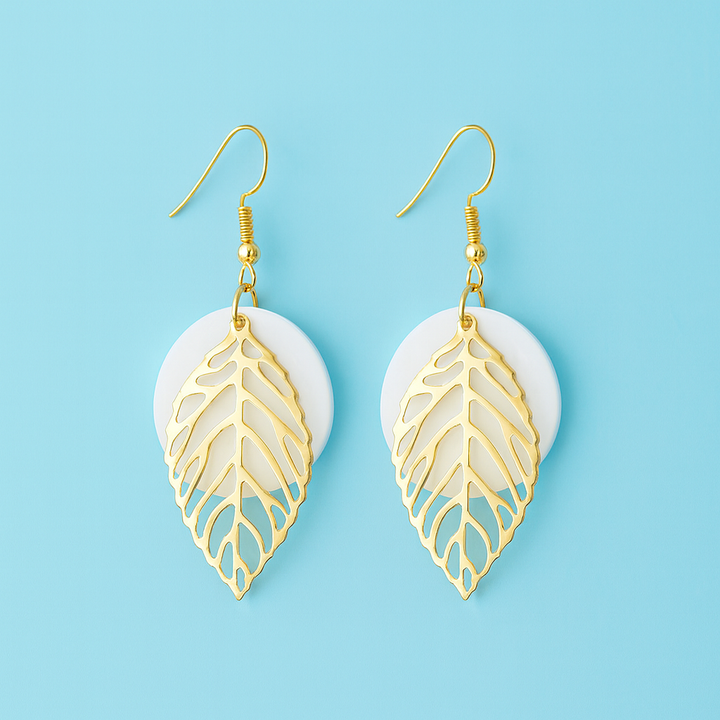 Boucles d’Oreilles Feuille Dorée & Nacre