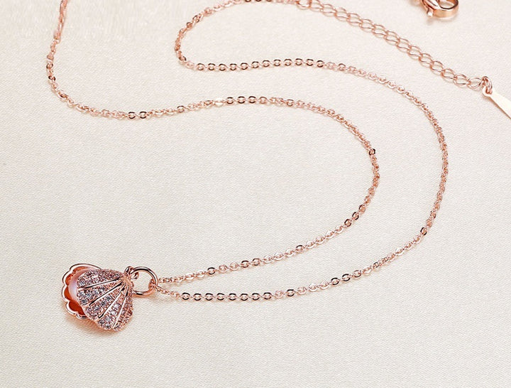 Gold Shell Pendant Freshwater Pearl Necklace