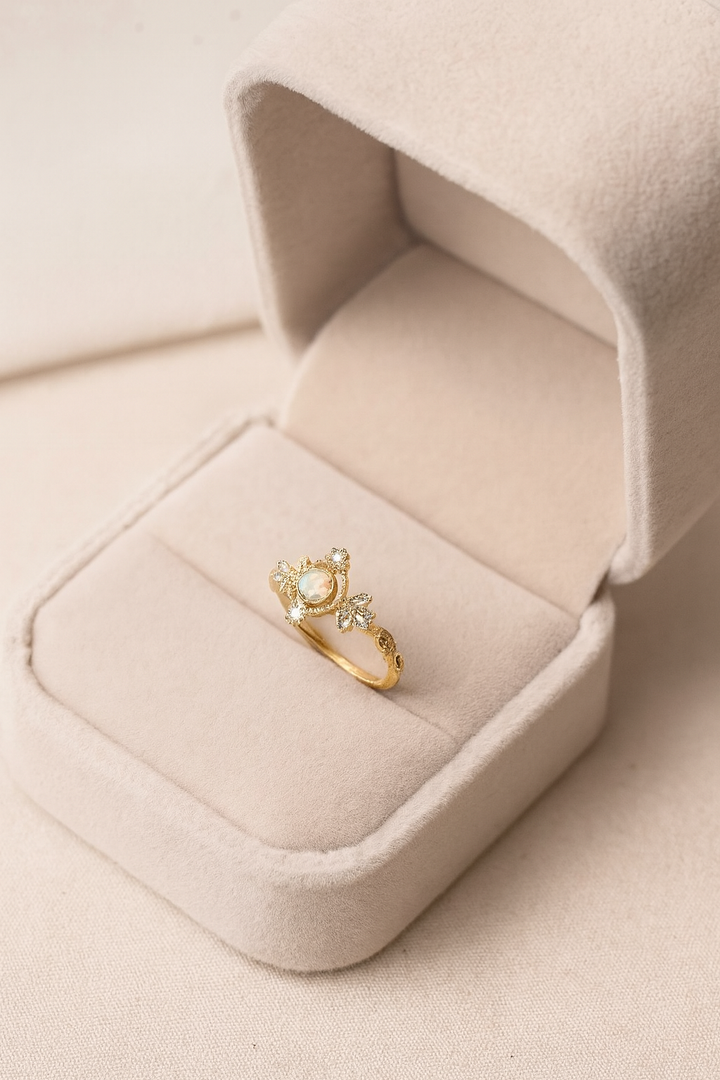 Bague « Éclat Céleste » en Opale Naturelle
