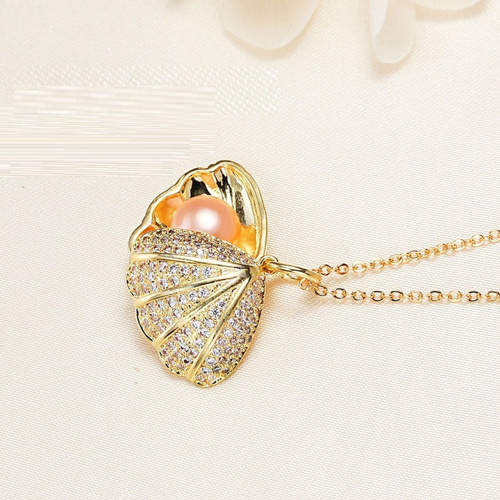Gold Shell Pendant Freshwater Pearl Necklace